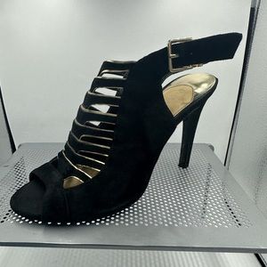 Gianni Bini (9W) Black suede heel with gold trim cutouts